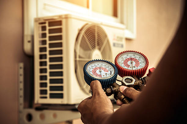 Professional Emergency Hvac technician working in Springtown, PA